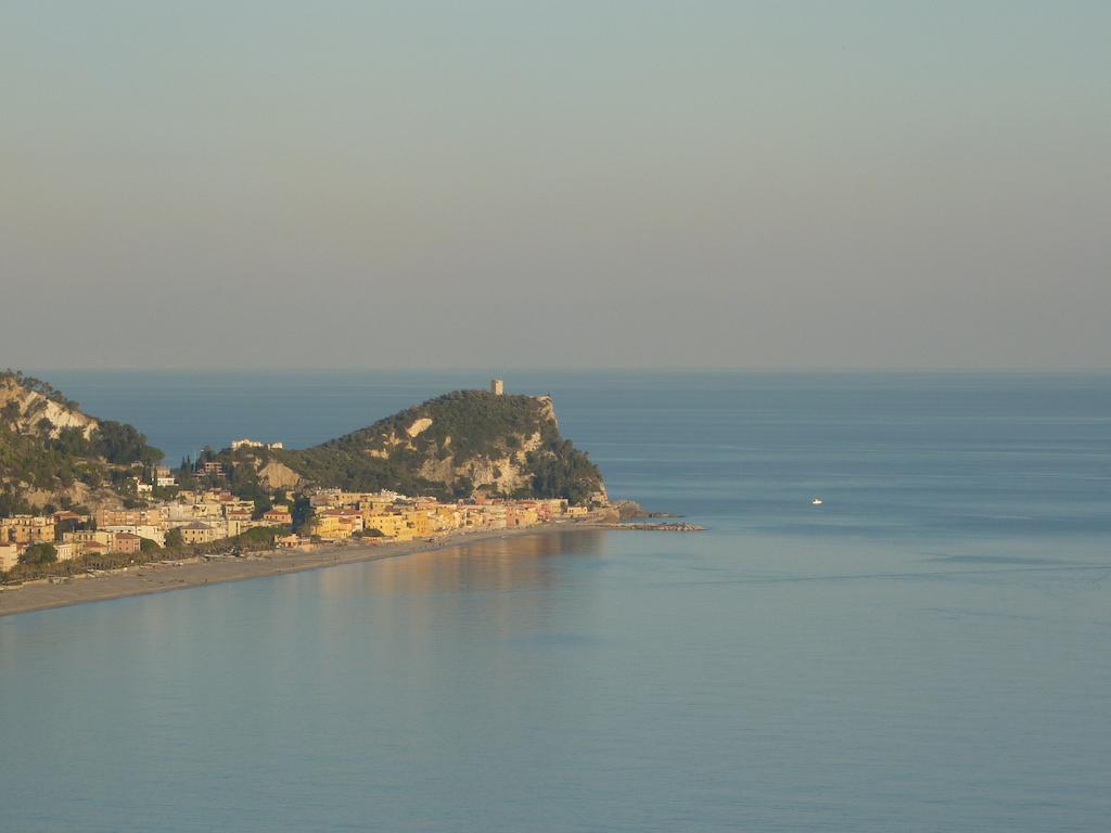 Villa Degli Ulivi B&B Finale Ligure Cameră foto